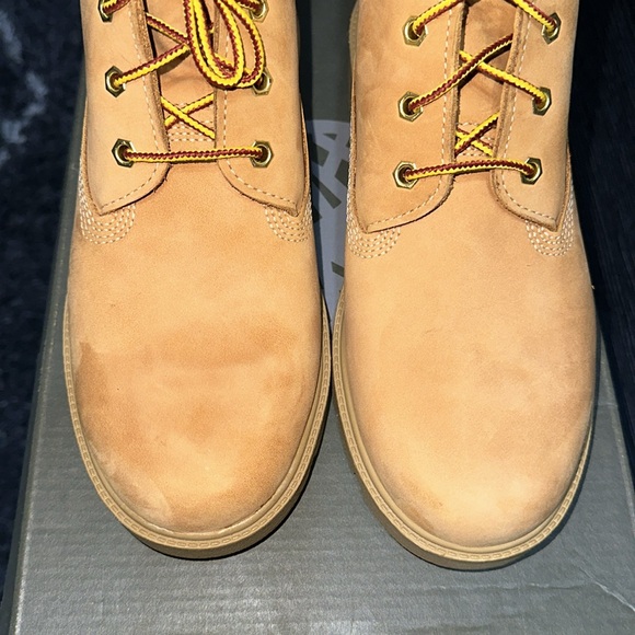 Timberland Youth Classic 6-Inch Waterproof Boots. - Picture 5 of 11